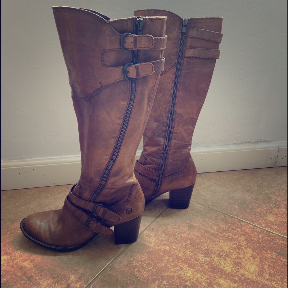 SOLD!!! Gorgeous born tall boots